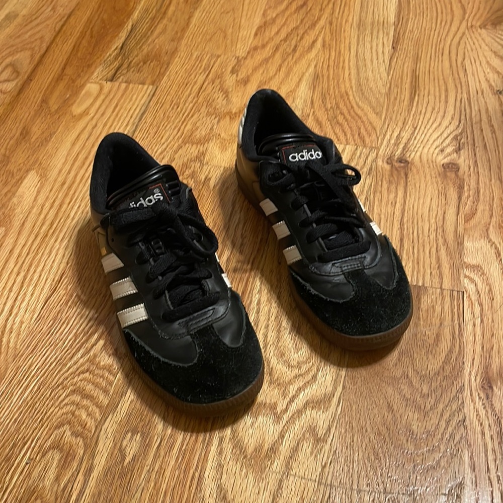 ADIDAS sambas- size 4